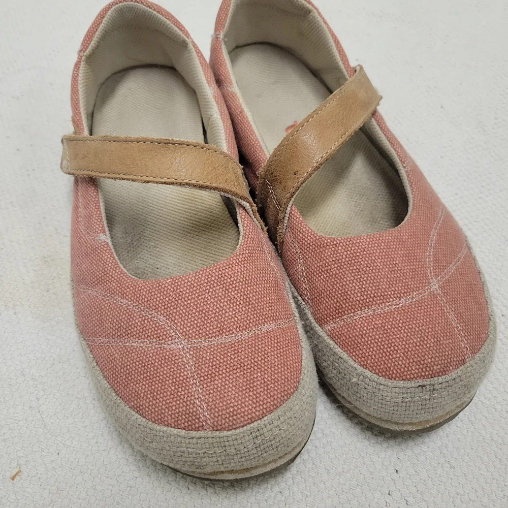 Acorn Linen Mary Jane With Vibram Sole Leather Strap Closure Size 7